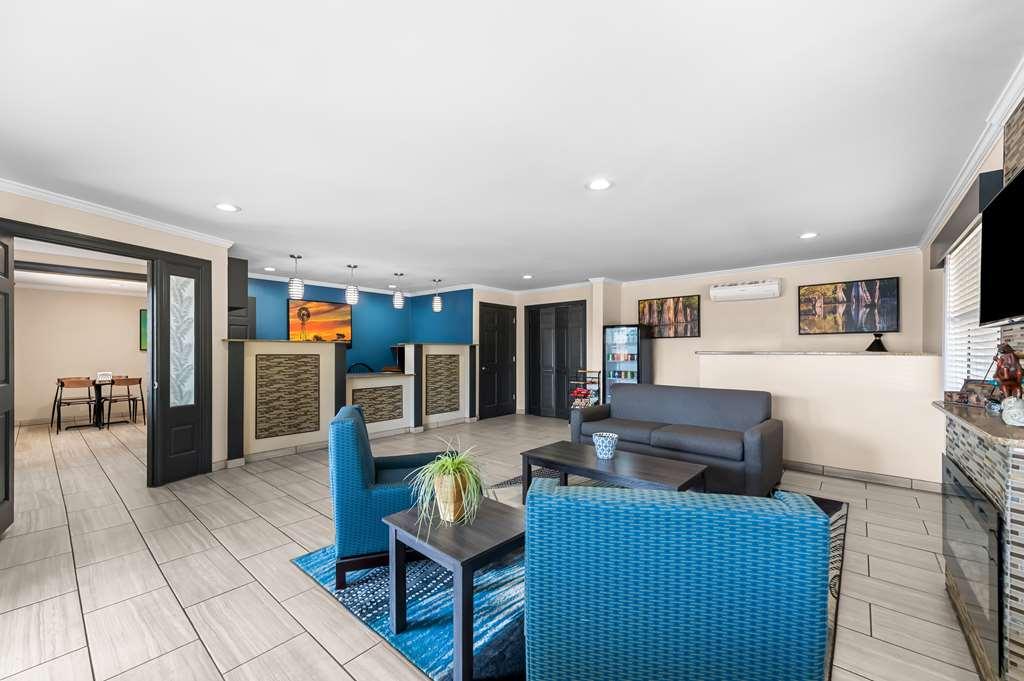 Best Western Delhi Inn Интерьер фото